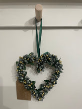 Load image into Gallery viewer, 🎄 Hanging Berrybud Heart
