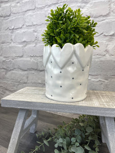 PLANT POT EMBOSSED W/SPOT*